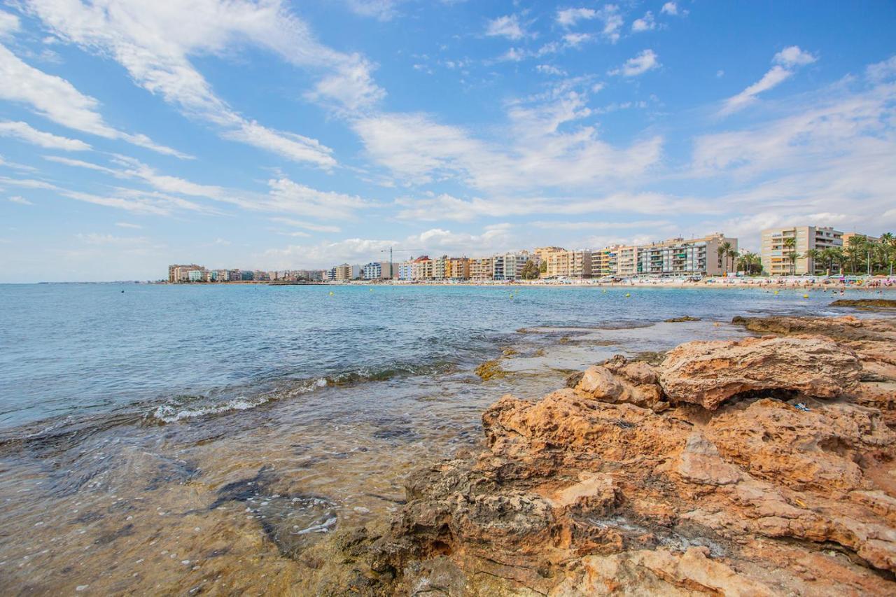 Reel Apartments- Walk To The Beach And Centre Torrevieja Esterno foto