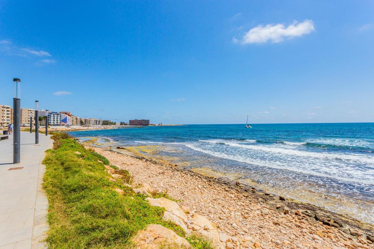 Reel Apartments- Walk To The Beach And Centre Torrevieja Esterno foto